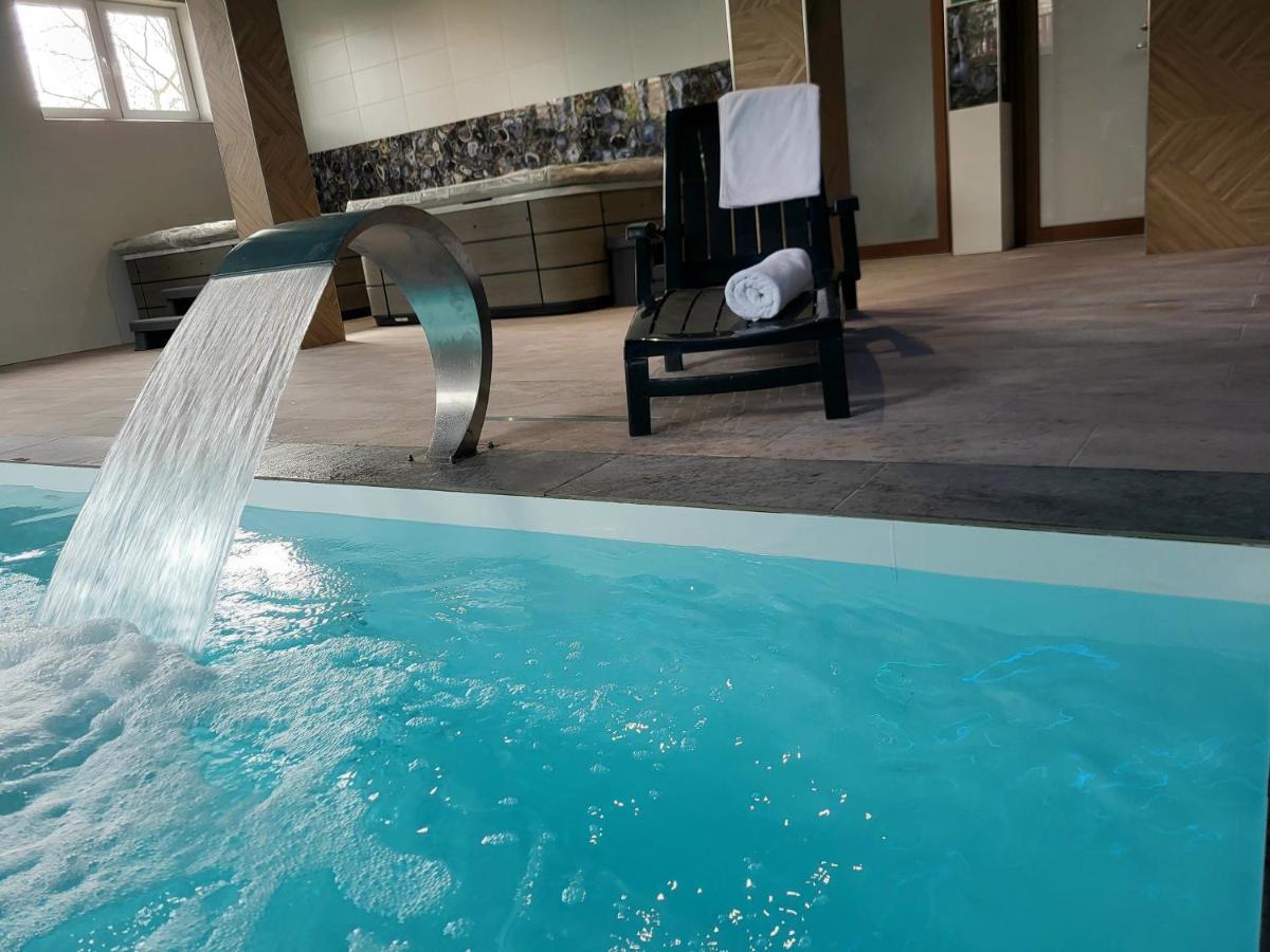 Jastrzębia GóraDom Jastrzebia Z Basenem I Jacuzziアパートメント エクステリア 写真